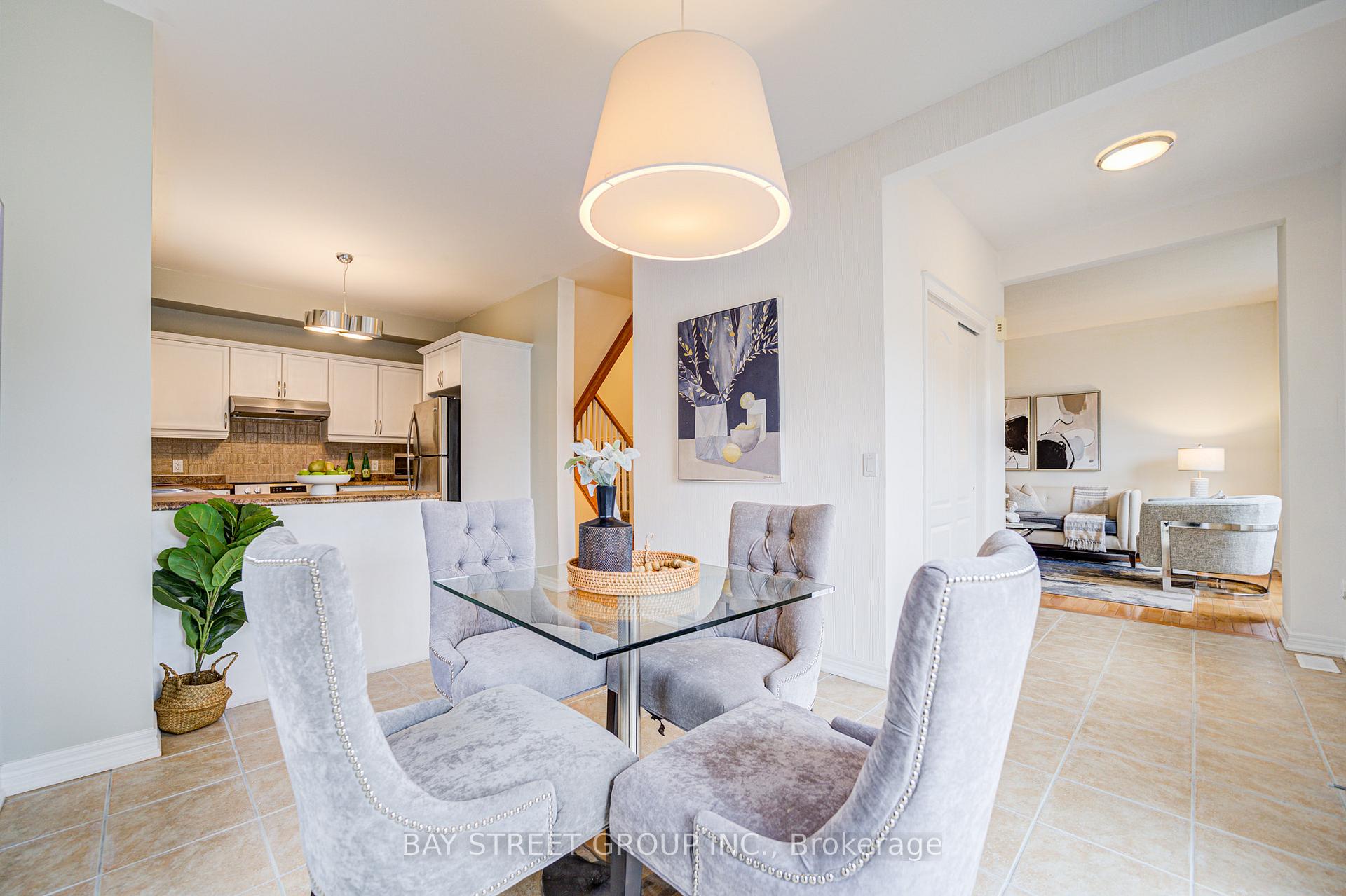 2 Bedrooms Condo at 1085 Harrogate, Hamilton For sale