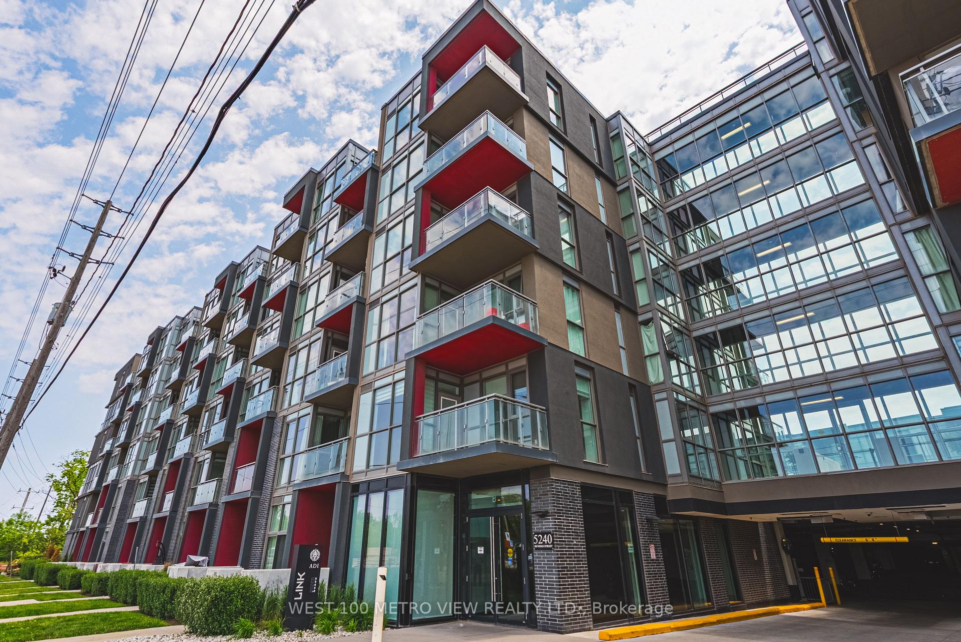 2 Bedrooms Condo at 5240 Dundas, Burlington For sale