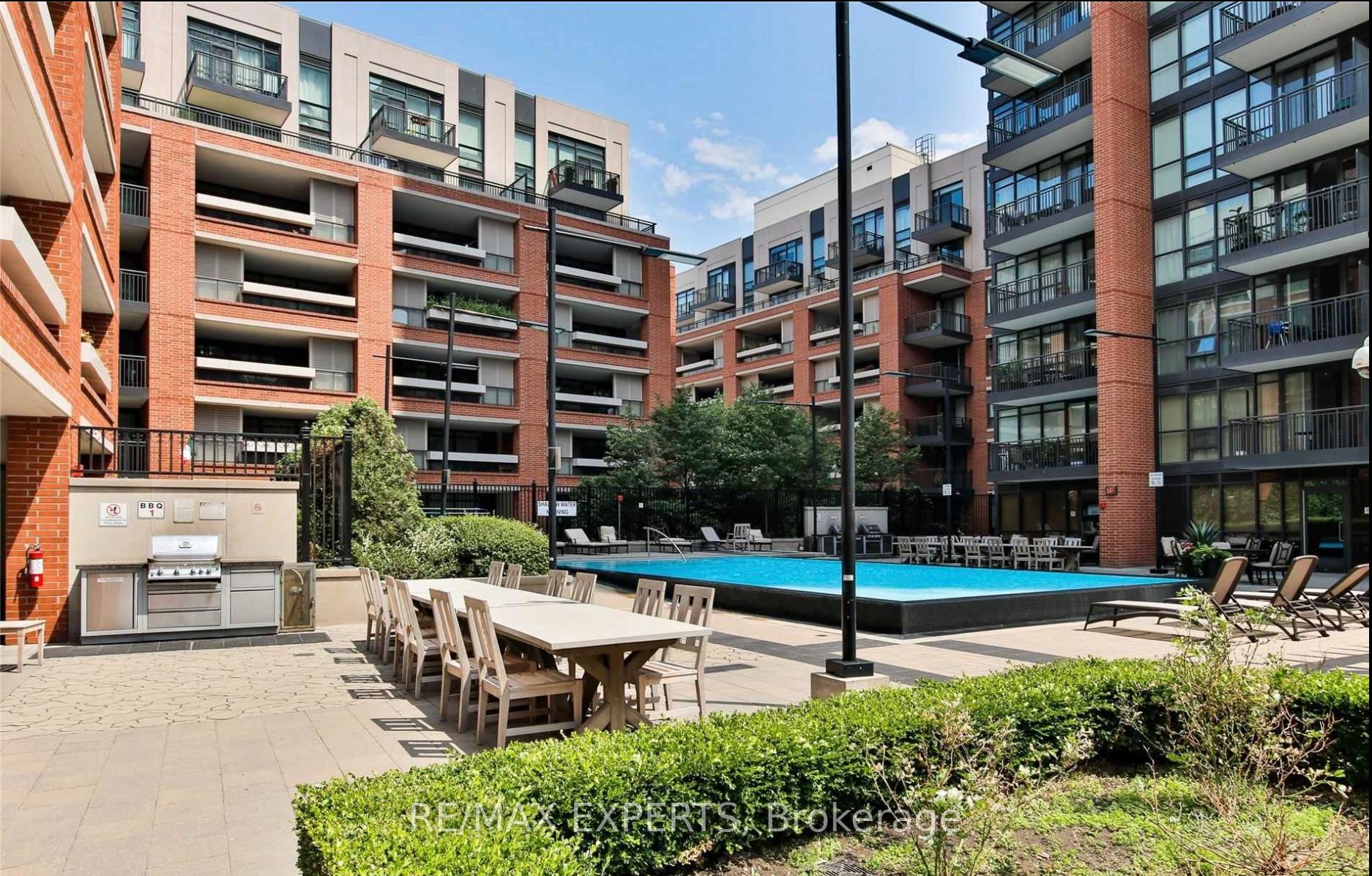 3 Bedrooms Condo at 36 Via Bagnato, Toronto For sale