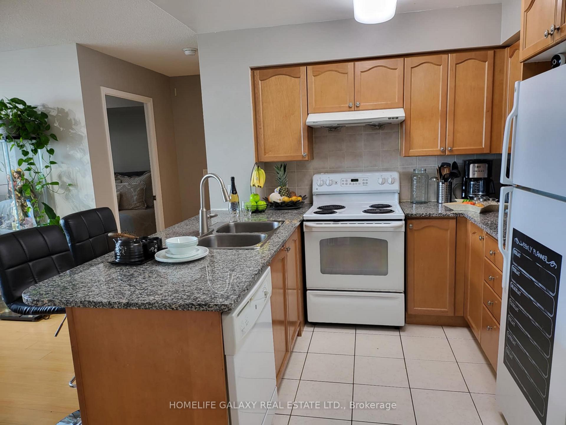 3 Bedrooms Condo at 68 Grangeway, Toronto For sale