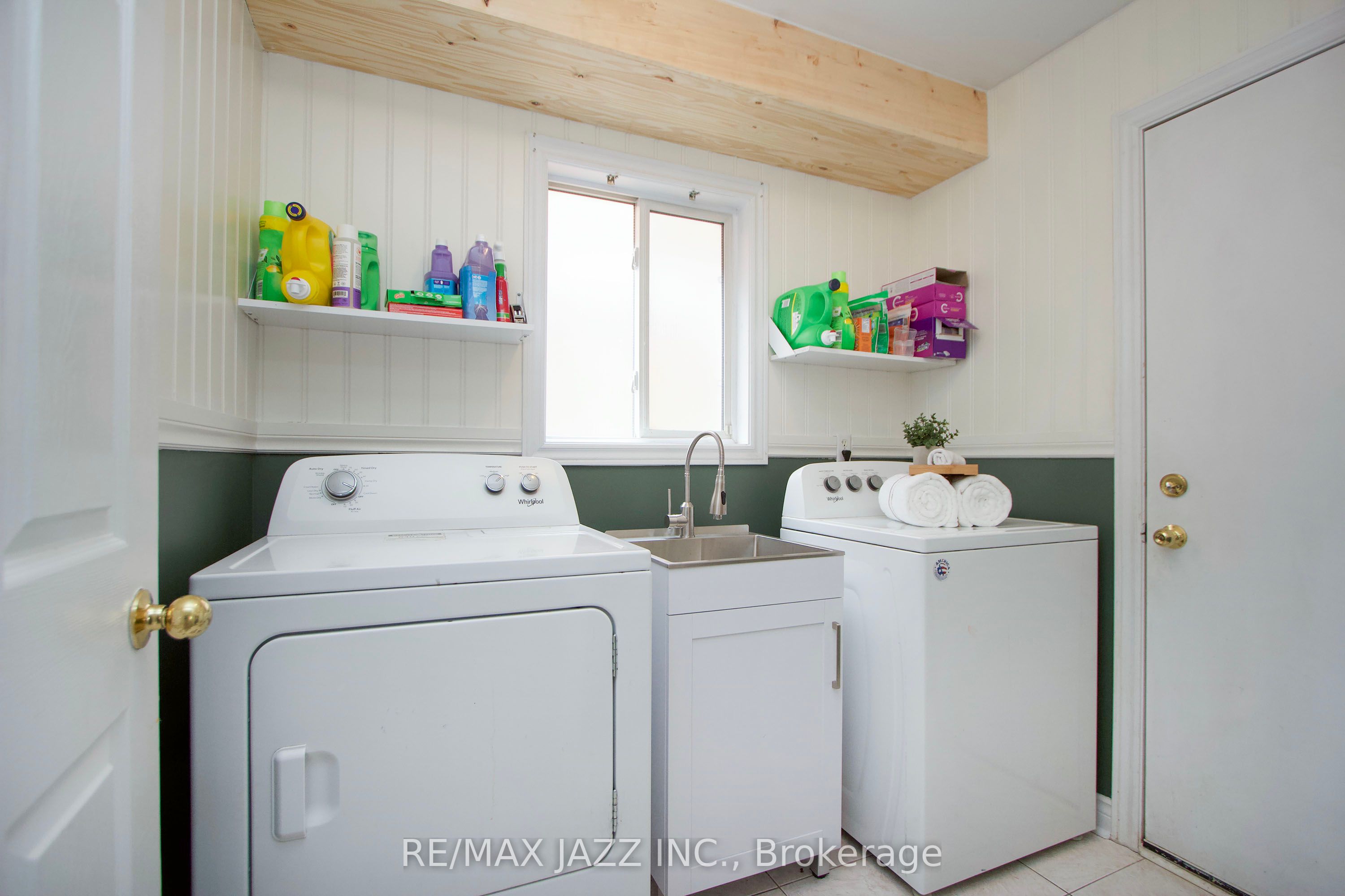 88 Parnell Crescent, Whitby, ON L1R 2L5