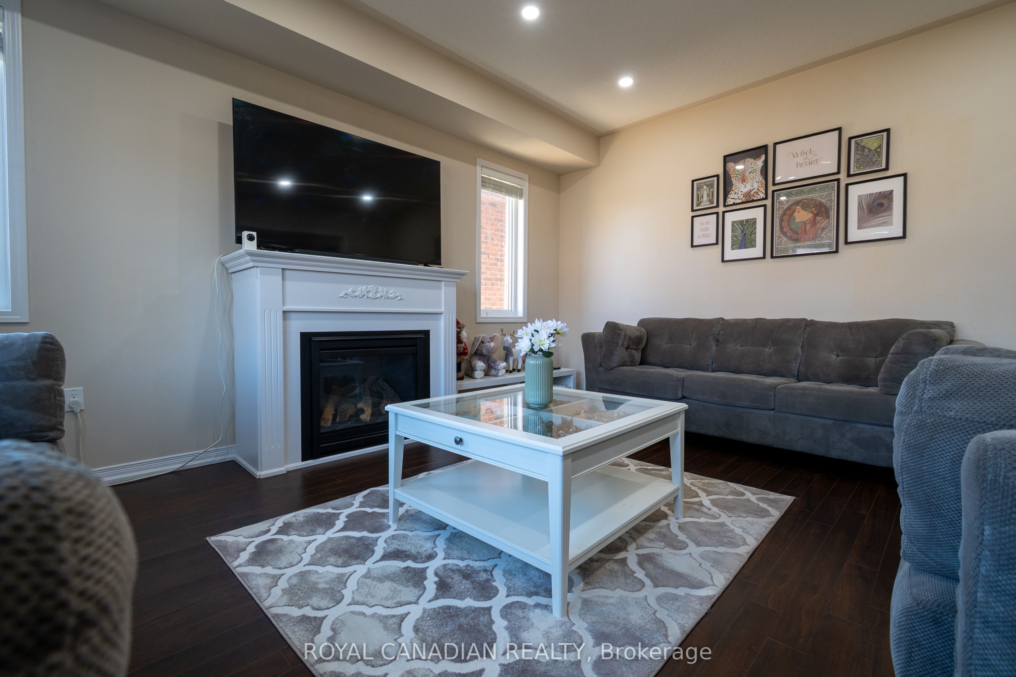 213 Richardson Crescent