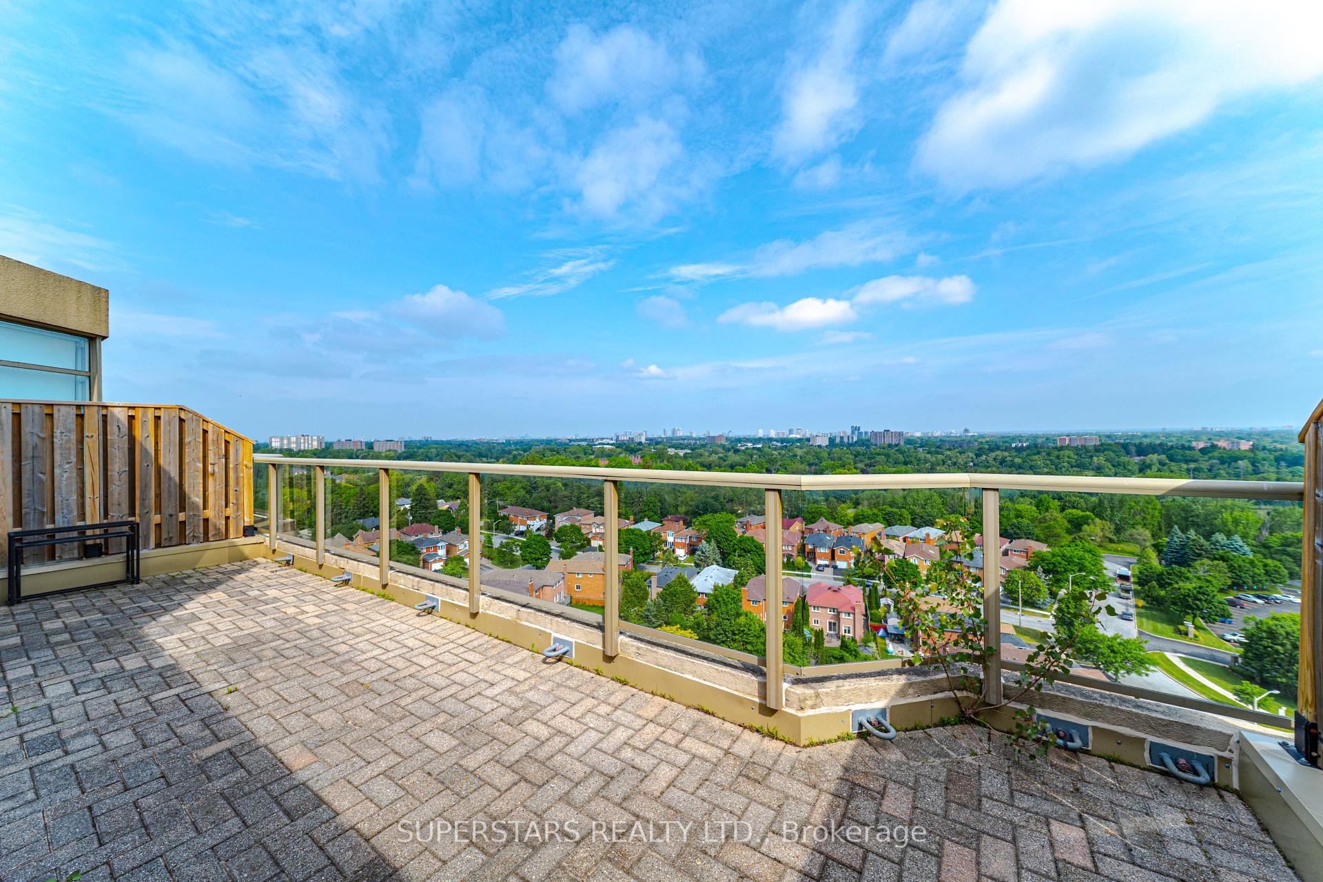 2 Bedrooms Condo at 20 Guildwood, Toronto For sale