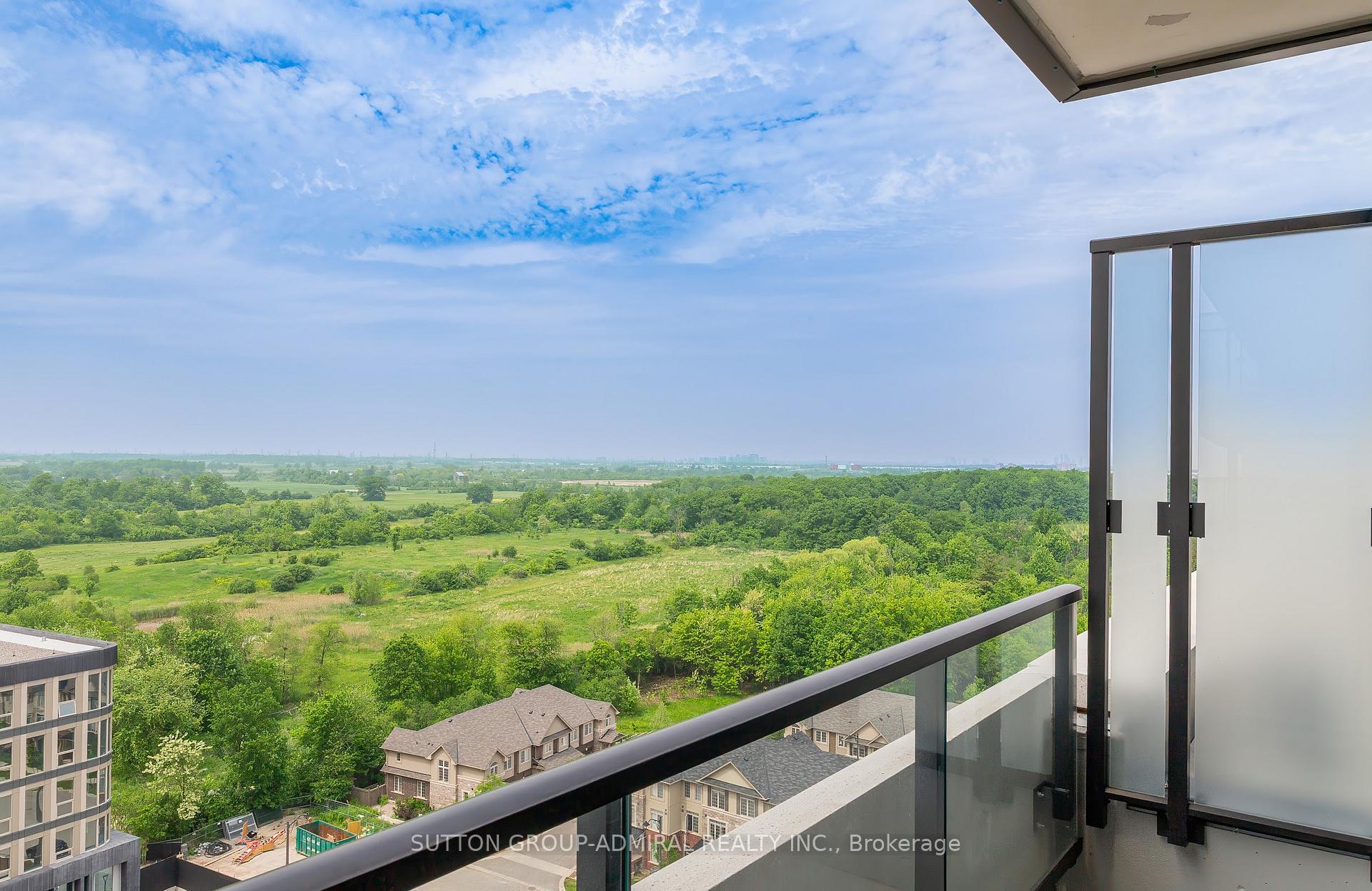 2 Bedrooms Condo at 3220 William Colston, Oakville For sale