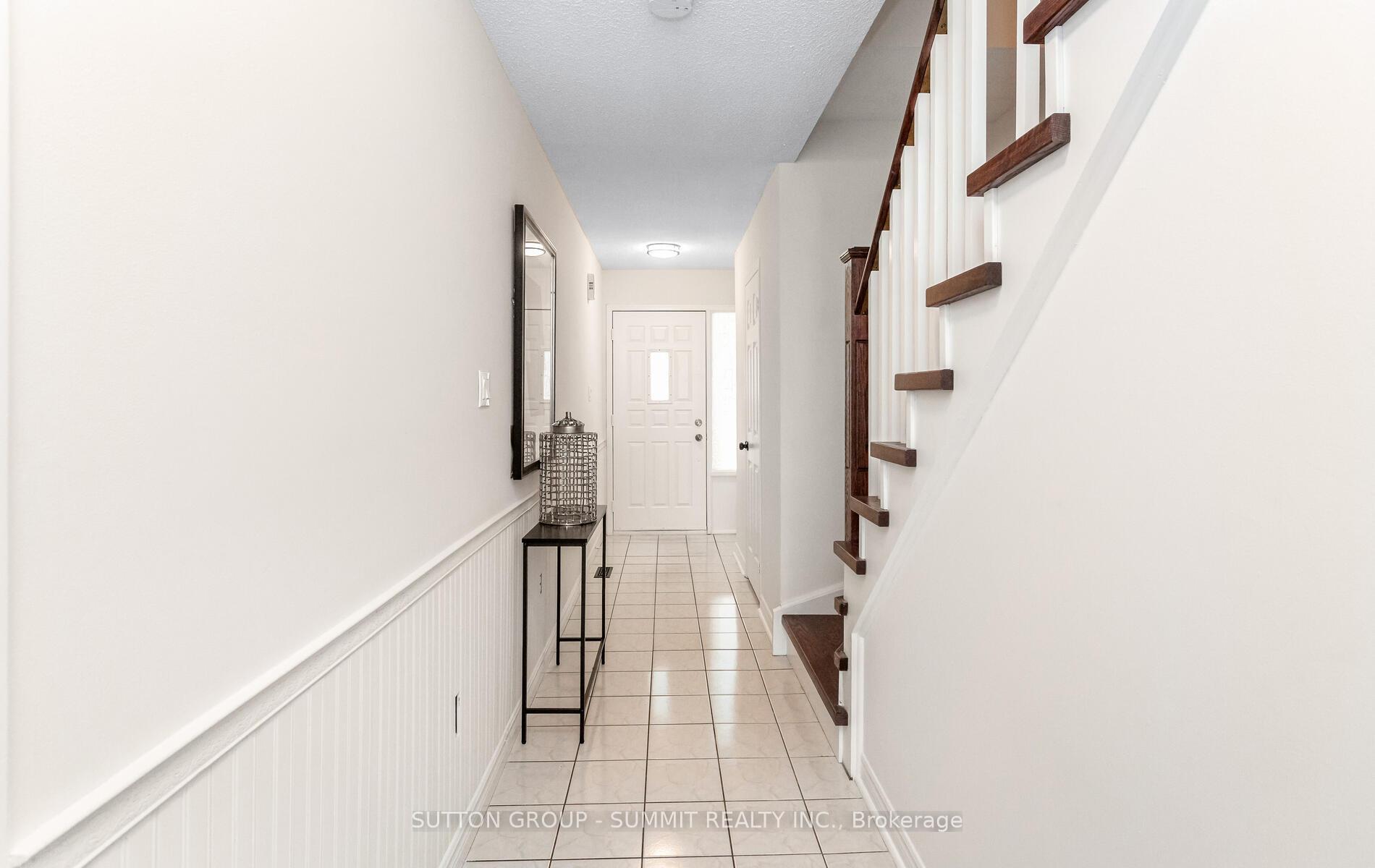 3 Bedrooms Condo at 550 Steddick, Mississauga For sale