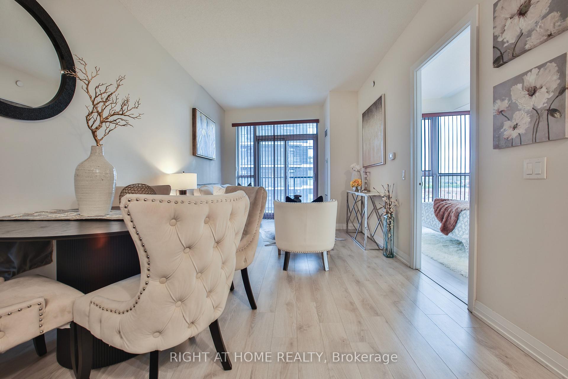 1 Bedroom Condo at 35 WATERGARDEN, Mississauga For sale