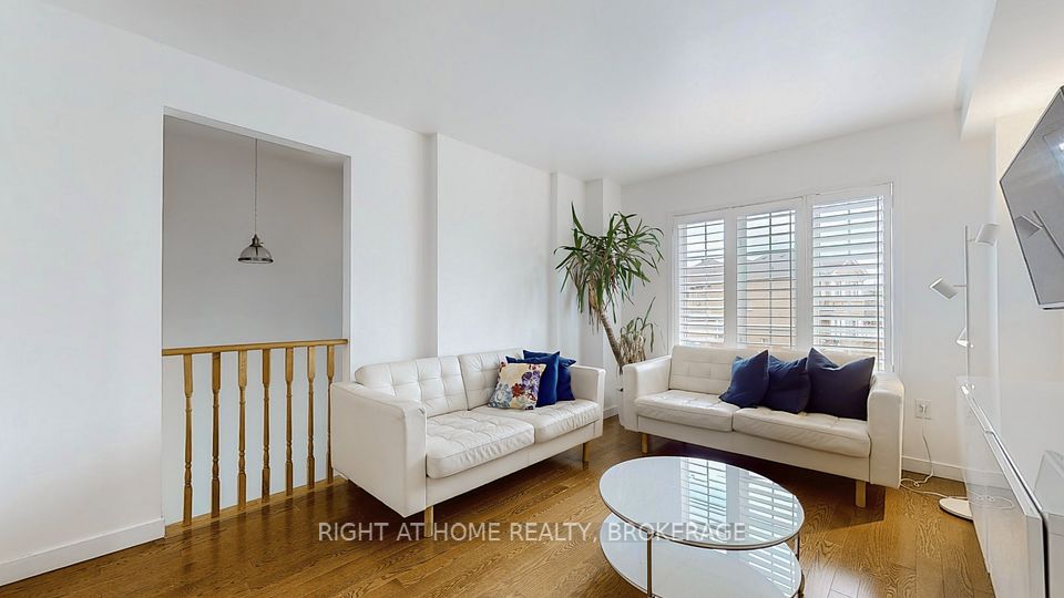 371 Fairgate Way, Oakville, ON L6H 6Y1