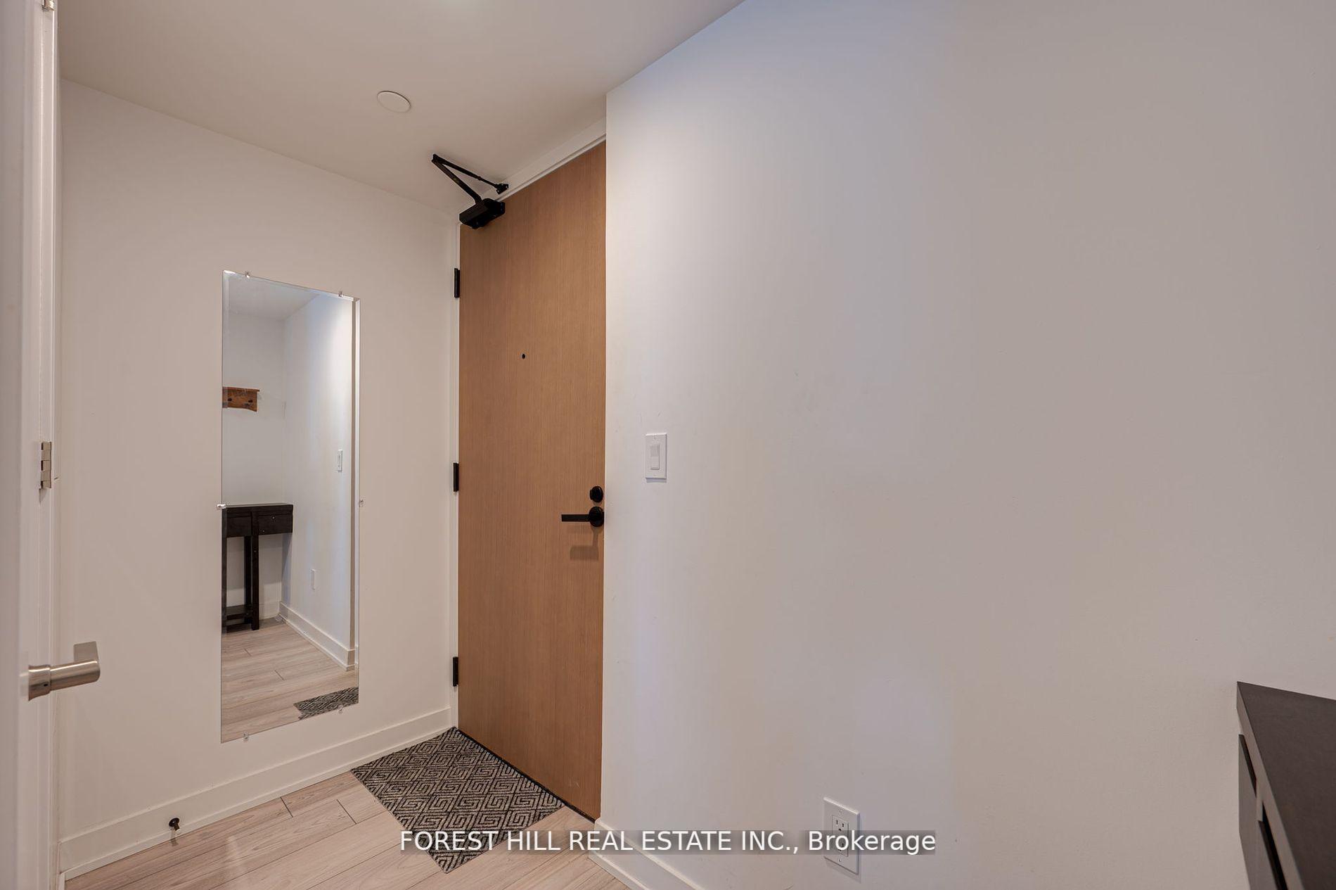 2 Bedrooms Condo at 8 Tippett, Toronto For sale