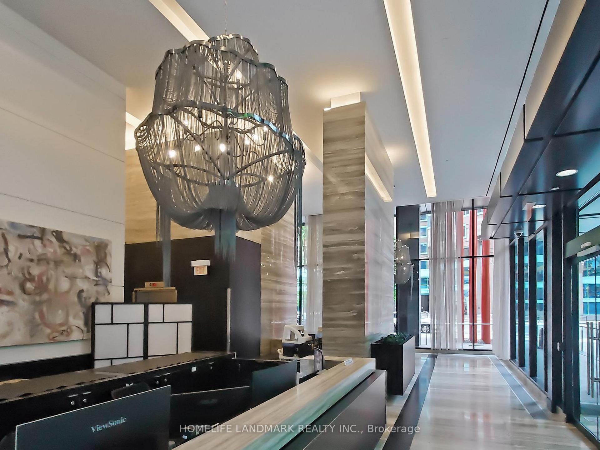 3 Bedrooms Condo at 110 Charles, Toronto For sale