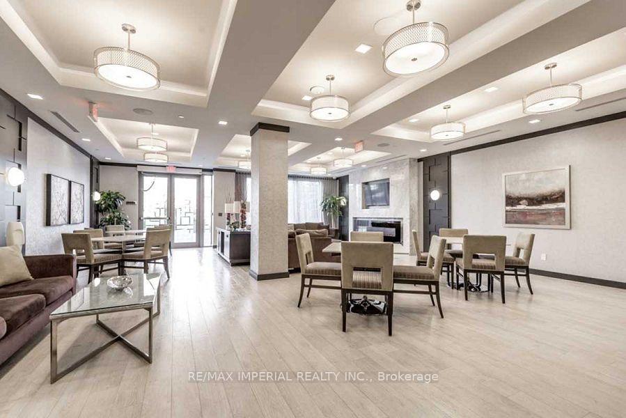 2 Bedrooms Condo at 18 Graydon Hall, Toronto For sale