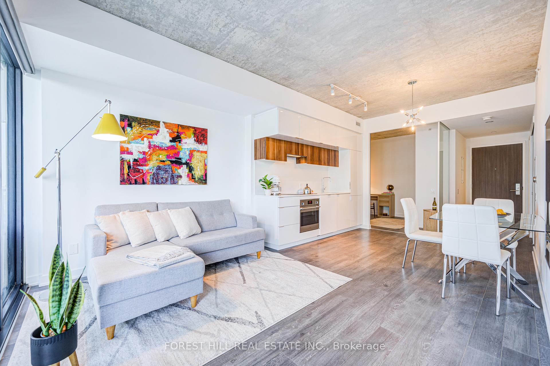 2 Bedrooms Condo at 185 Roehampton, Toronto For sale
