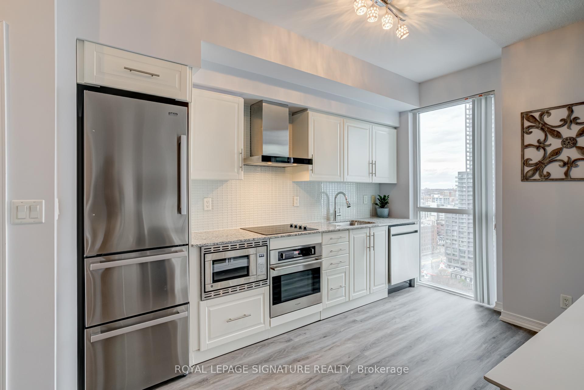 1 Bedroom Condo at 352 Front, Toronto For sale