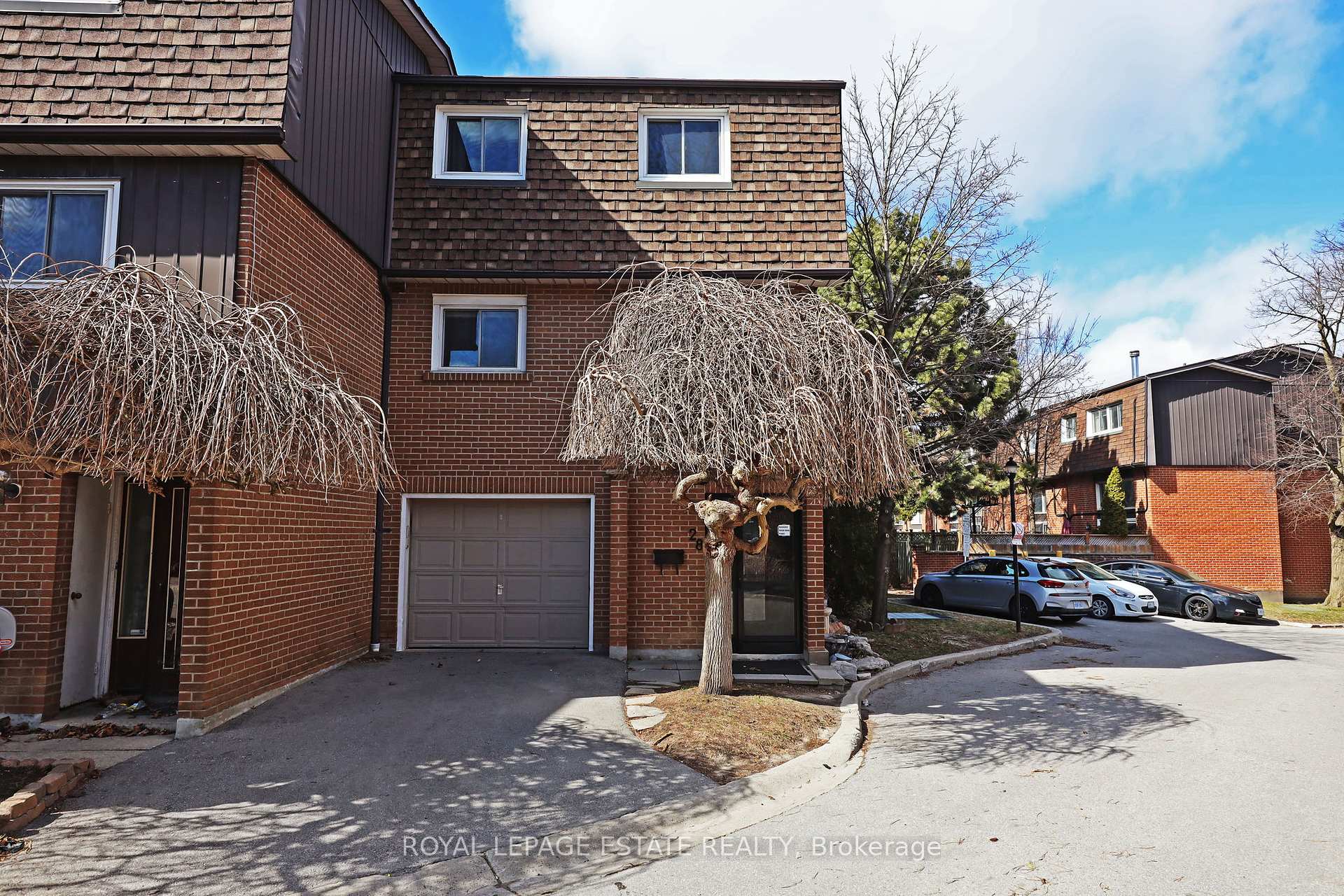 4 Bedrooms Condo at 3100 Kingston, Toronto For sale