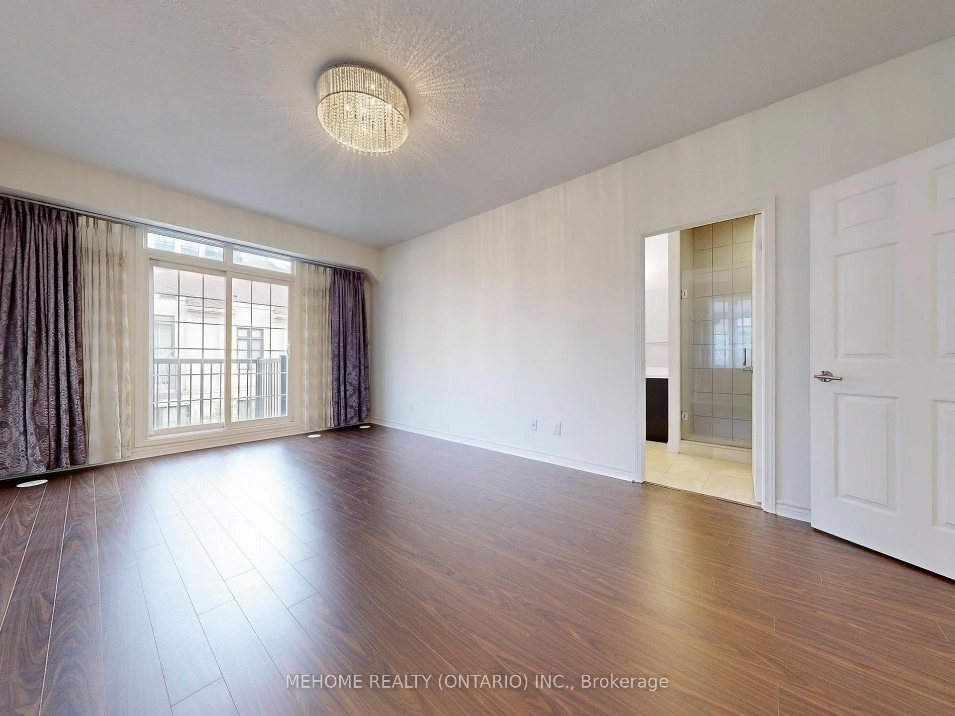 3 Bedrooms Condo at 7 Brighton, Vaughan For sale