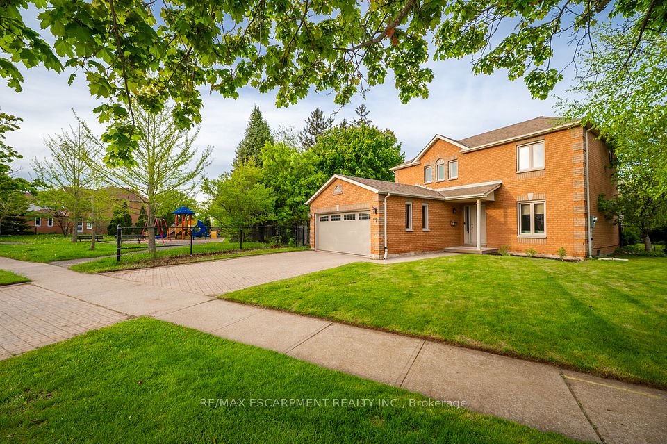 77 Birchway Place, Halton Hills, ON L7J 2X4