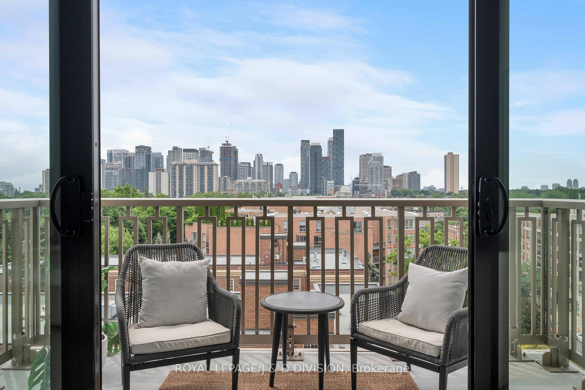 3 Bedrooms Condo at 1 Strathgowan, Toronto For sale