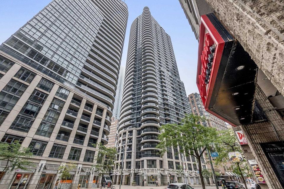 21 Carlton