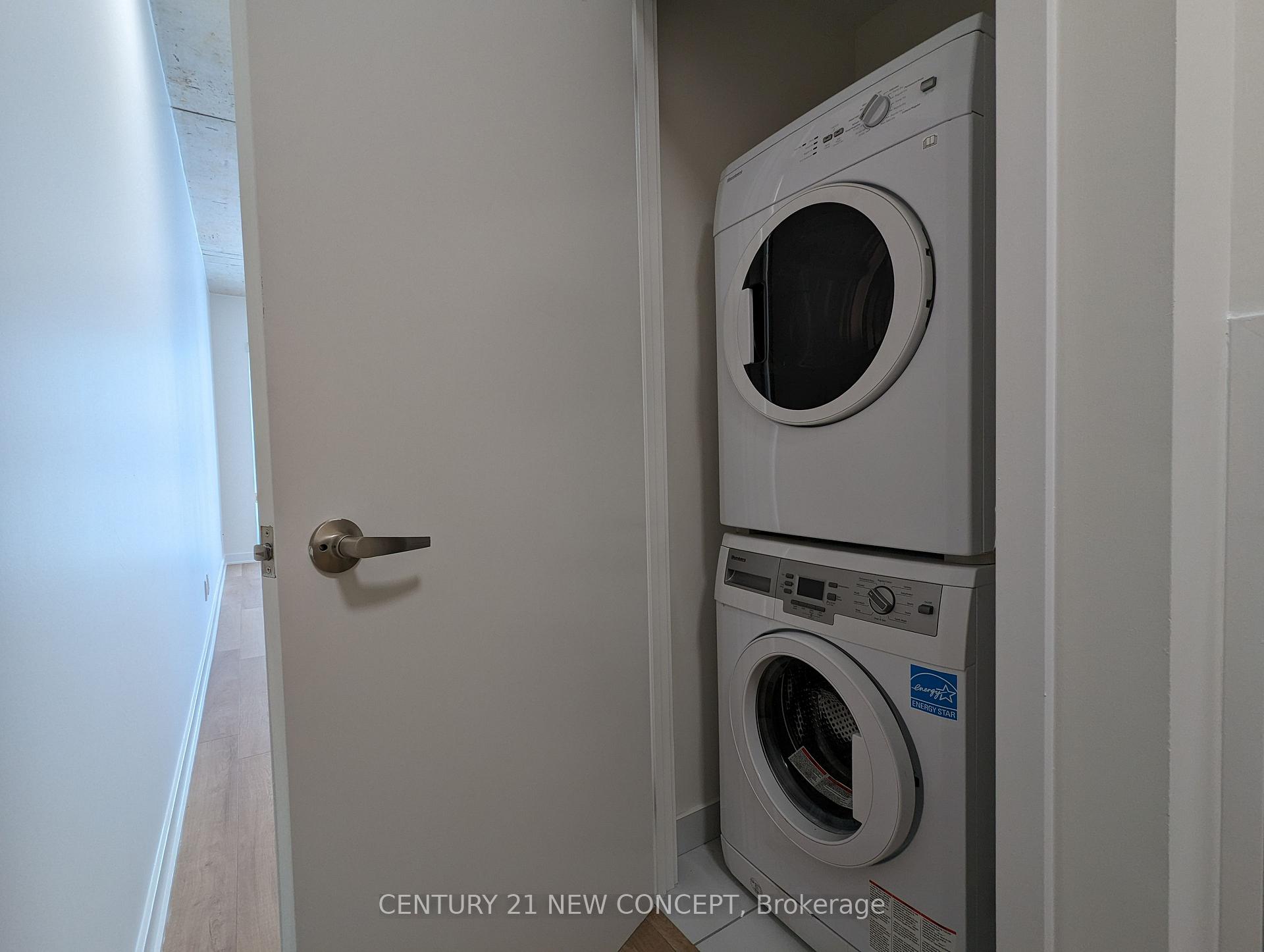 1 Bedroom Condo at 210 Simcoe,  Toronto For sale