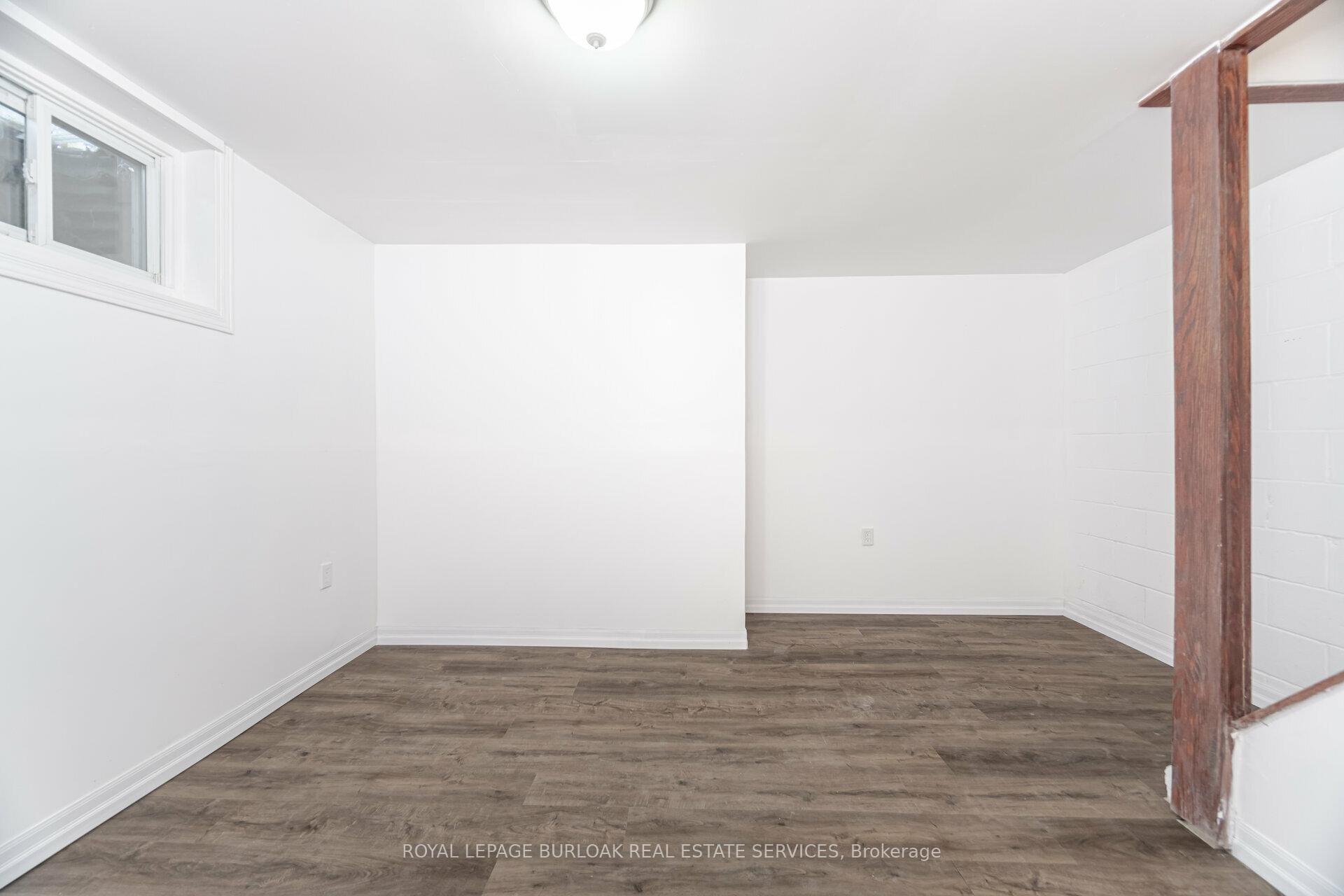 2 Bedrooms Condo at 1116 Homewood, Burlington For sale