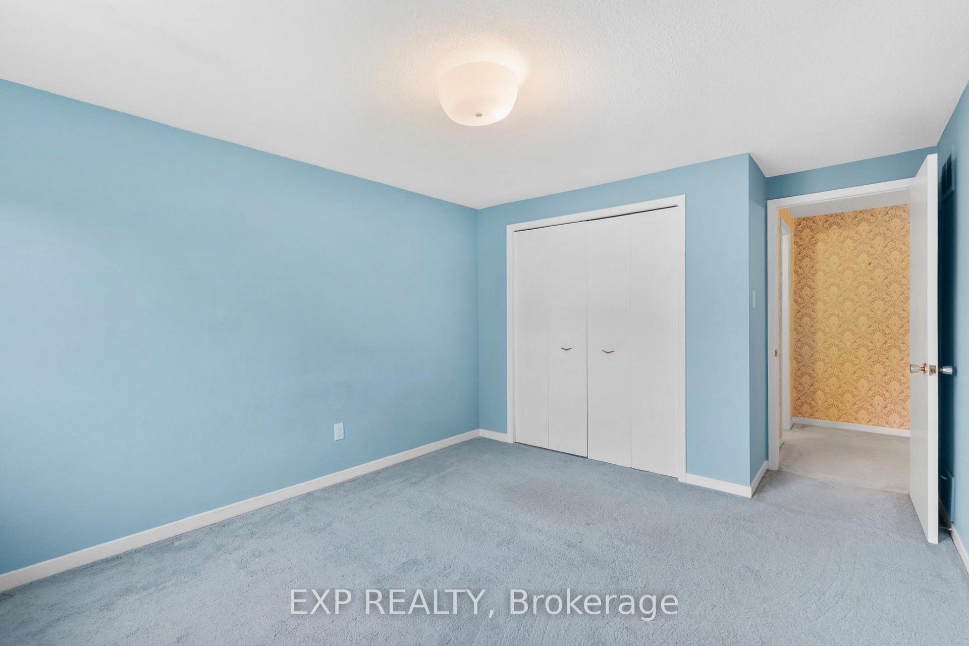 3 Bedrooms Condo at 108 Flaming Rose, Toronto For sale