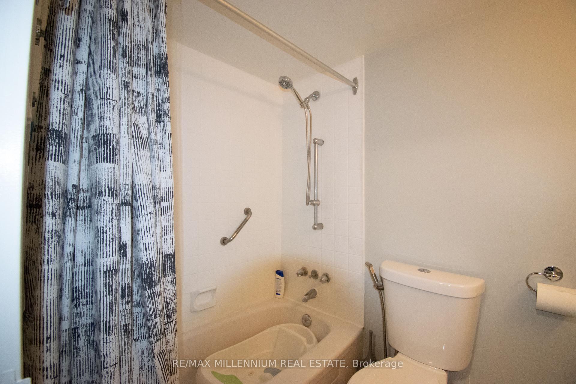 2 Bedrooms Condo at 1425 Ghent,  Burlington For sale