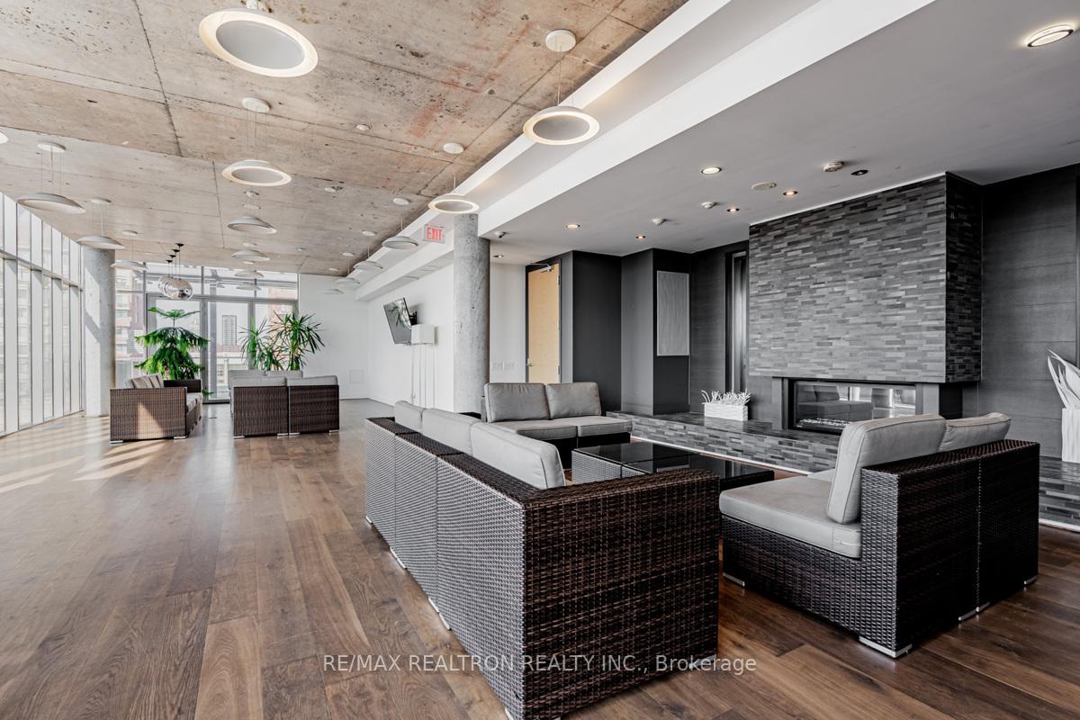 2 Bedrooms Condo at 70 Distillery, Toronto For sale