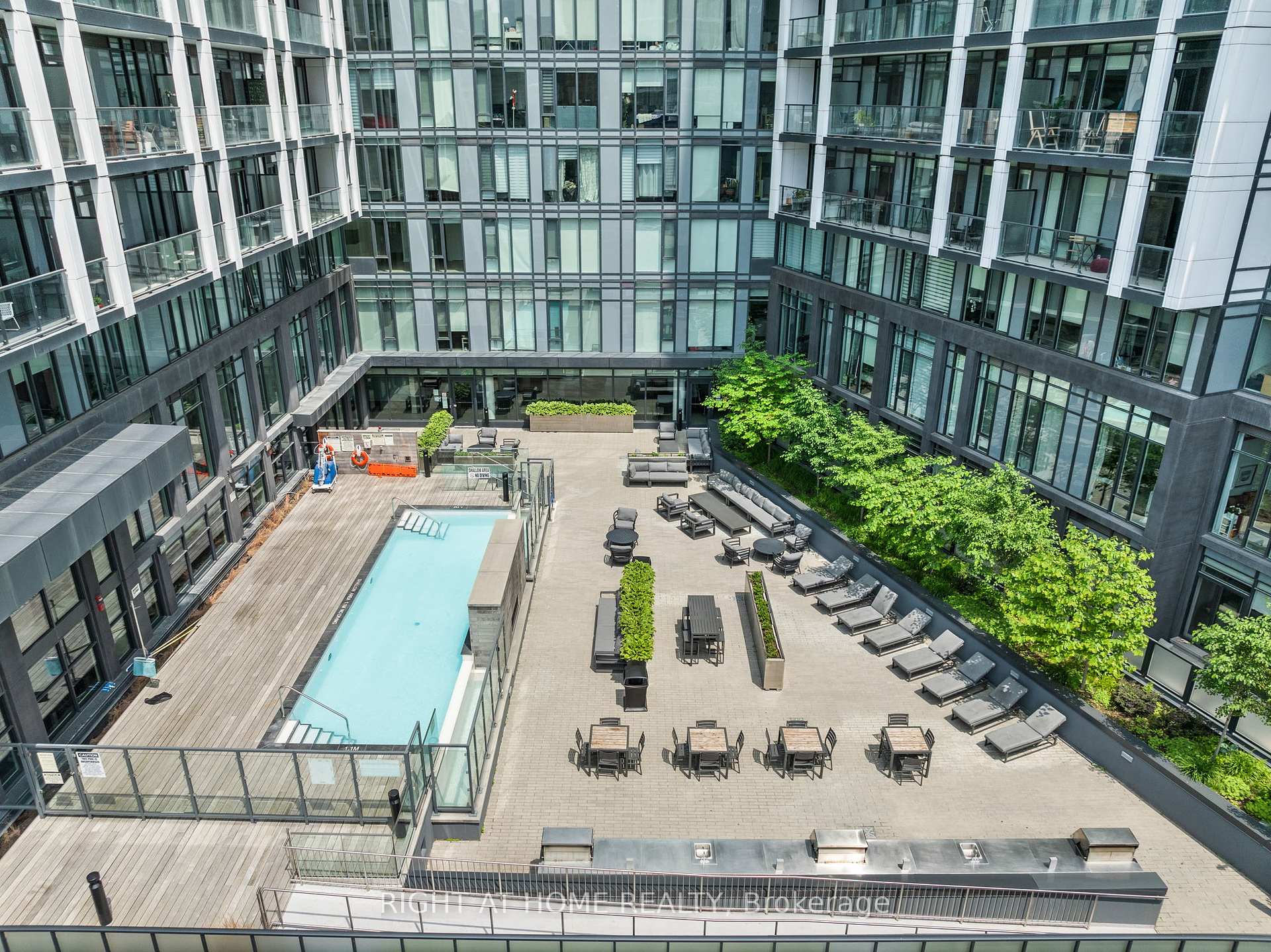 2 Bedrooms Condo at 50 Power, Toronto For sale