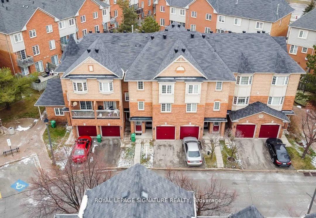3 Bedrooms Condo at 6950 Tenth, Mississauga For sale
