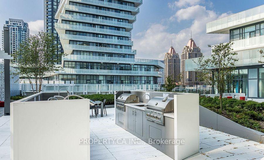 3 Bedrooms Condo at 3883 Quartz, Mississauga For sale
