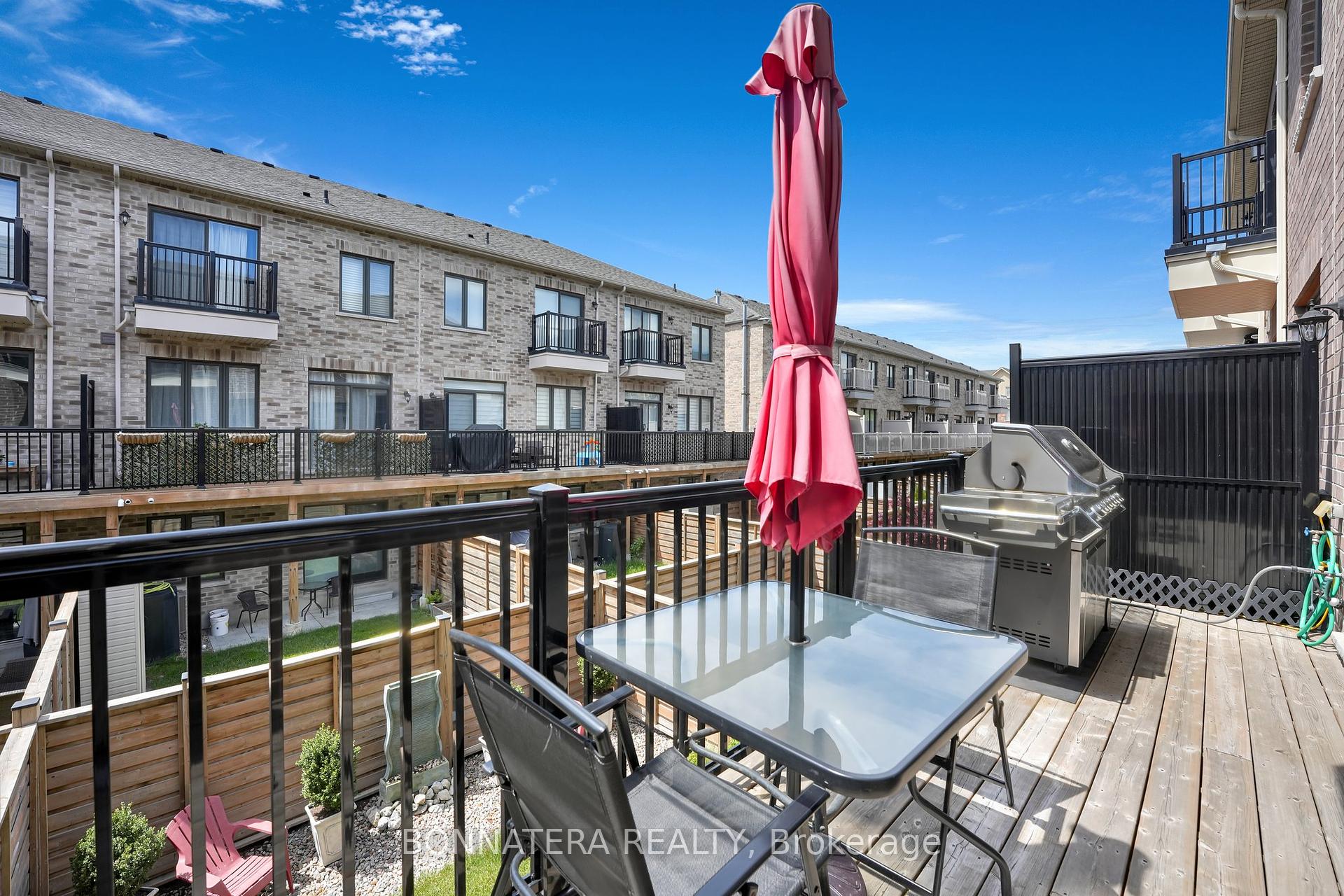 4 Bedrooms Condo at 10 Augustus, Toronto For sale
