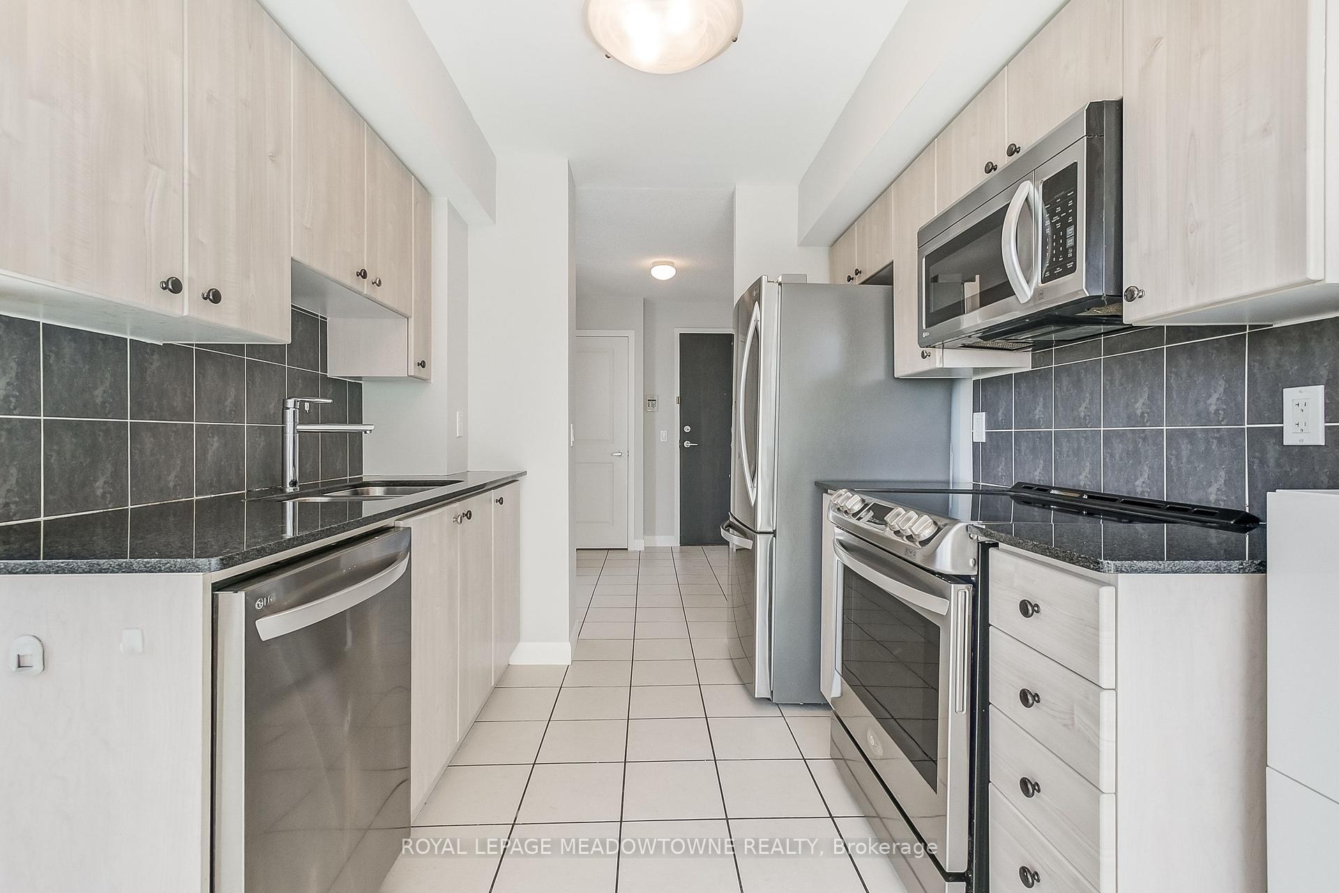 2 Bedrooms Condo at 225 Sherway Gardens, Toronto For sale