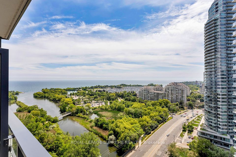 2200 Lake Shore