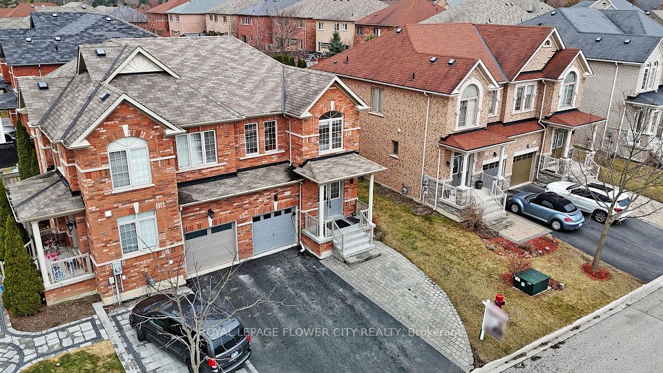 565 Foxcroft