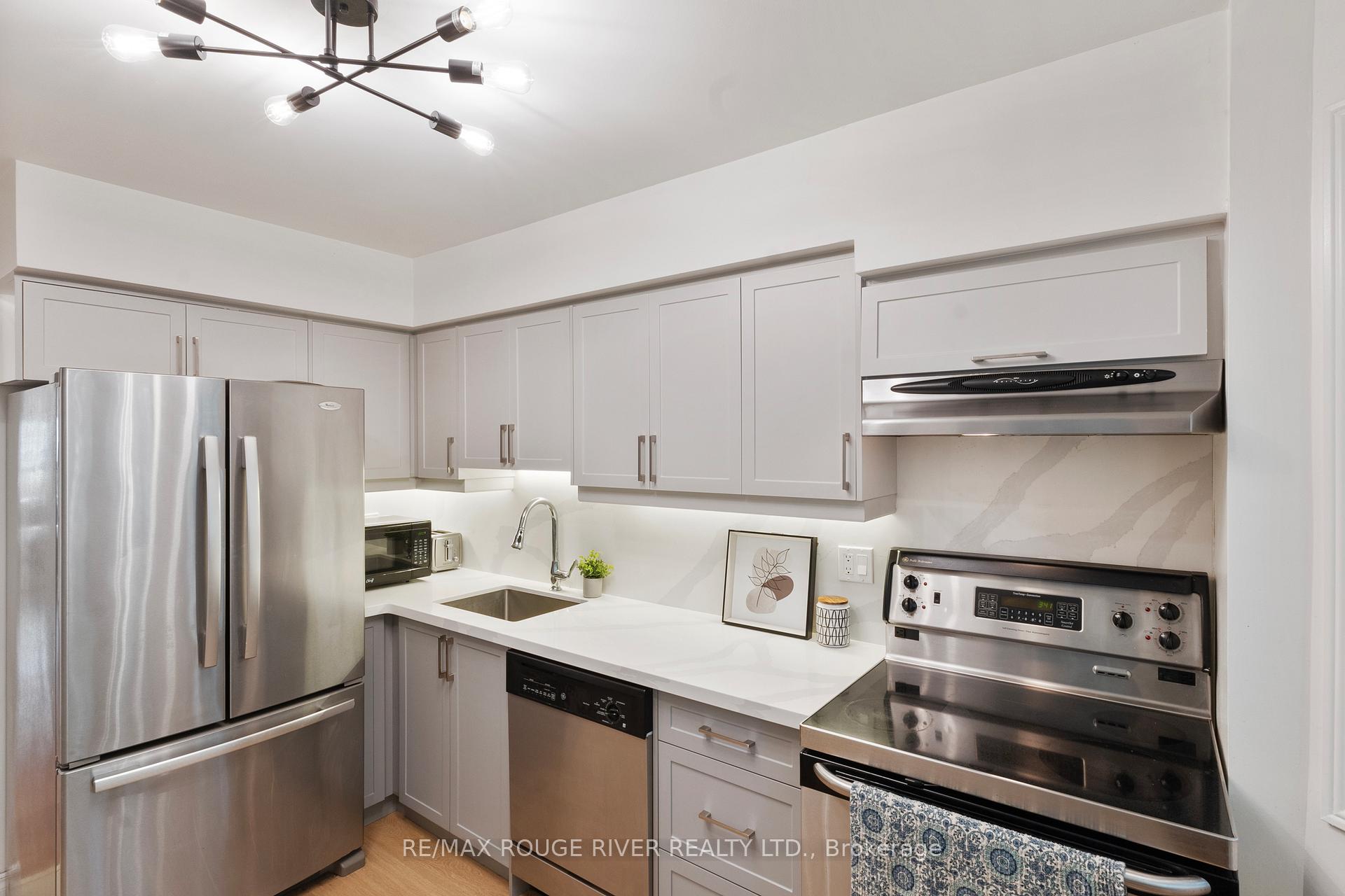 2 Bedrooms Condo at 32 Massey, Toronto For sale