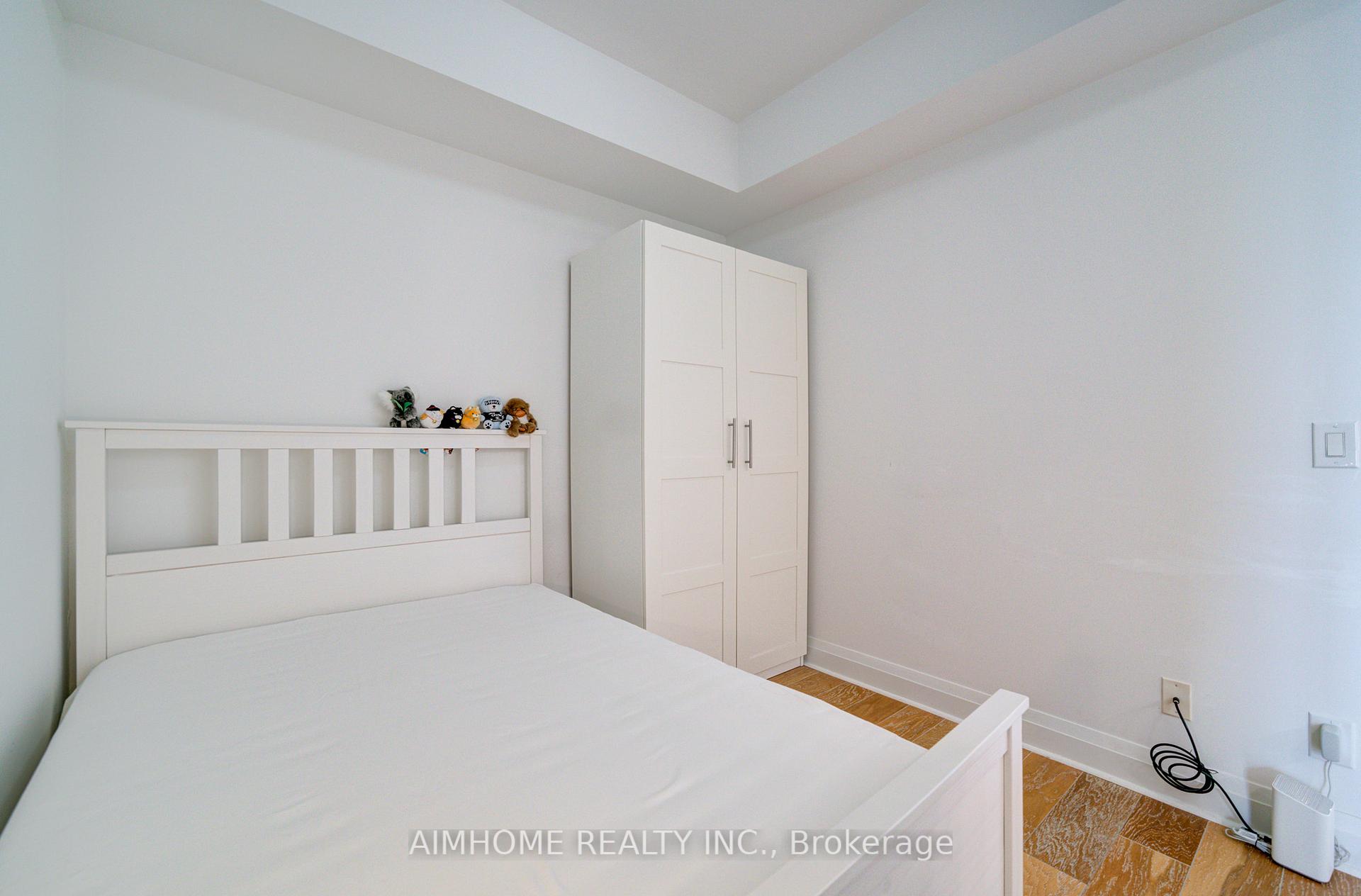 2 Bedrooms Condo at 1080 Bay, Toronto For sale