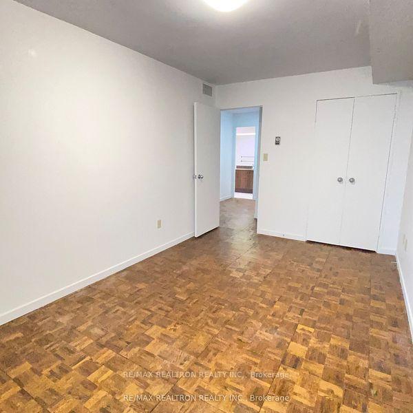 2 Bedrooms Condo at 349 St Clair, Toronto For sale