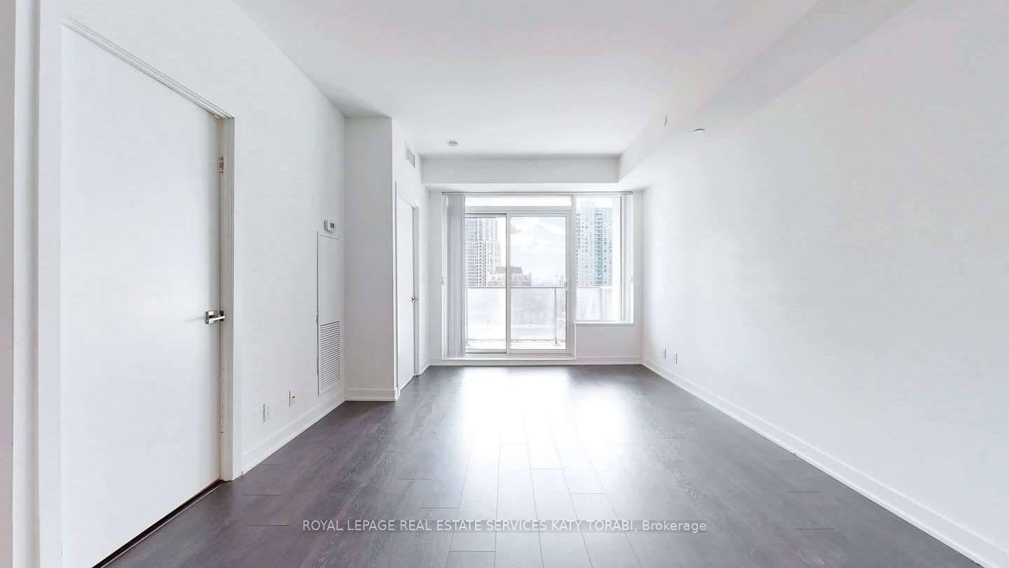2 Bedrooms Condo at 28 Avondale, Toronto For sale