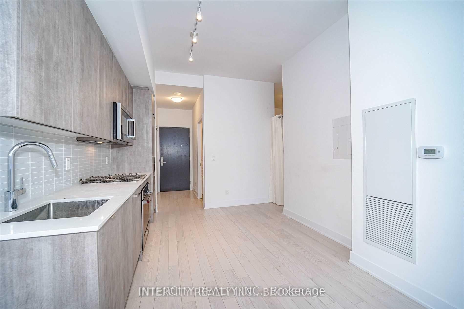 3 Bedrooms Condo at 181 Bedford, Toronto For sale