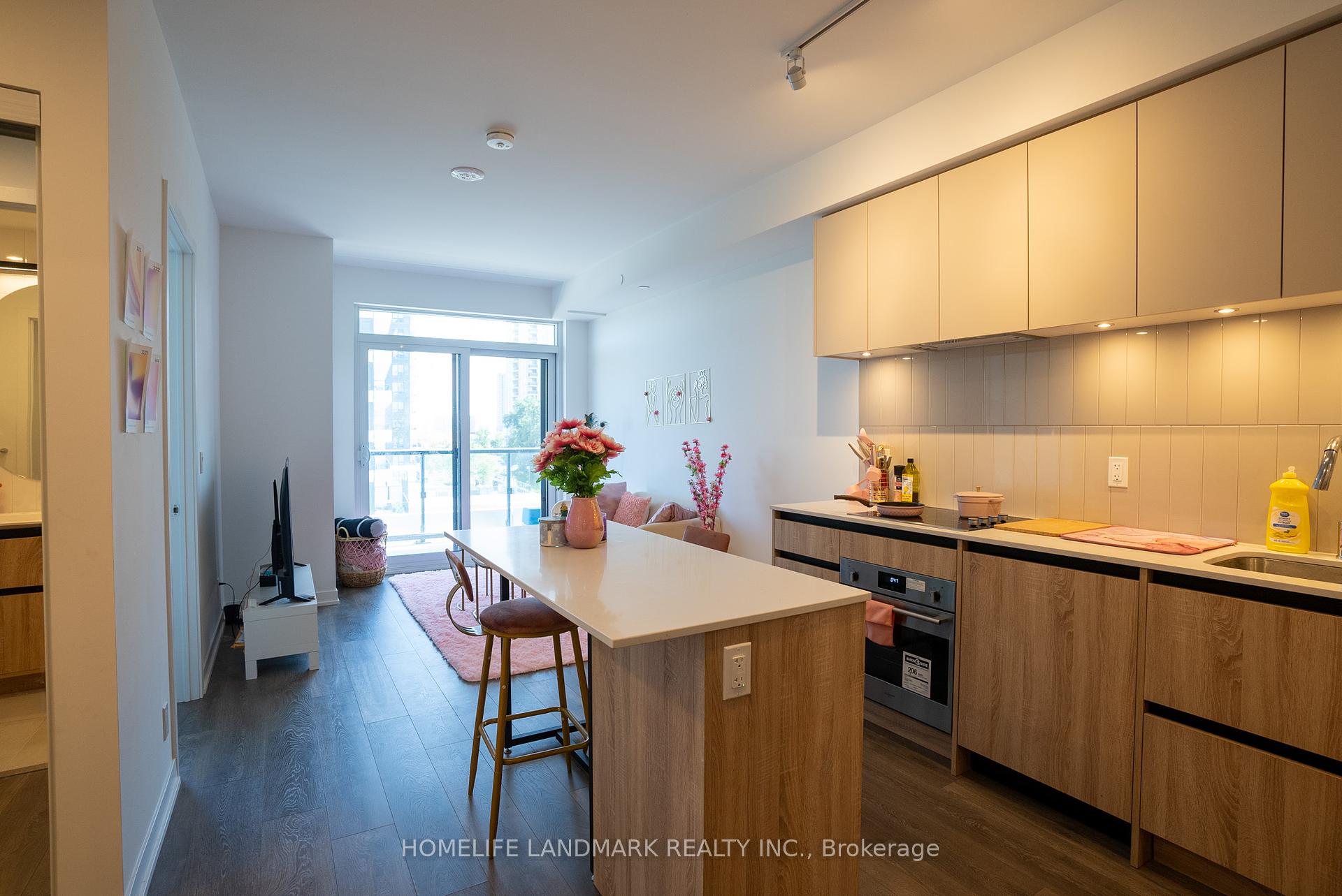 1 Bedroom Condo at 7950 bathurst, Vaughan For sale