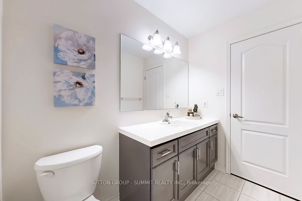1558 Clitherow