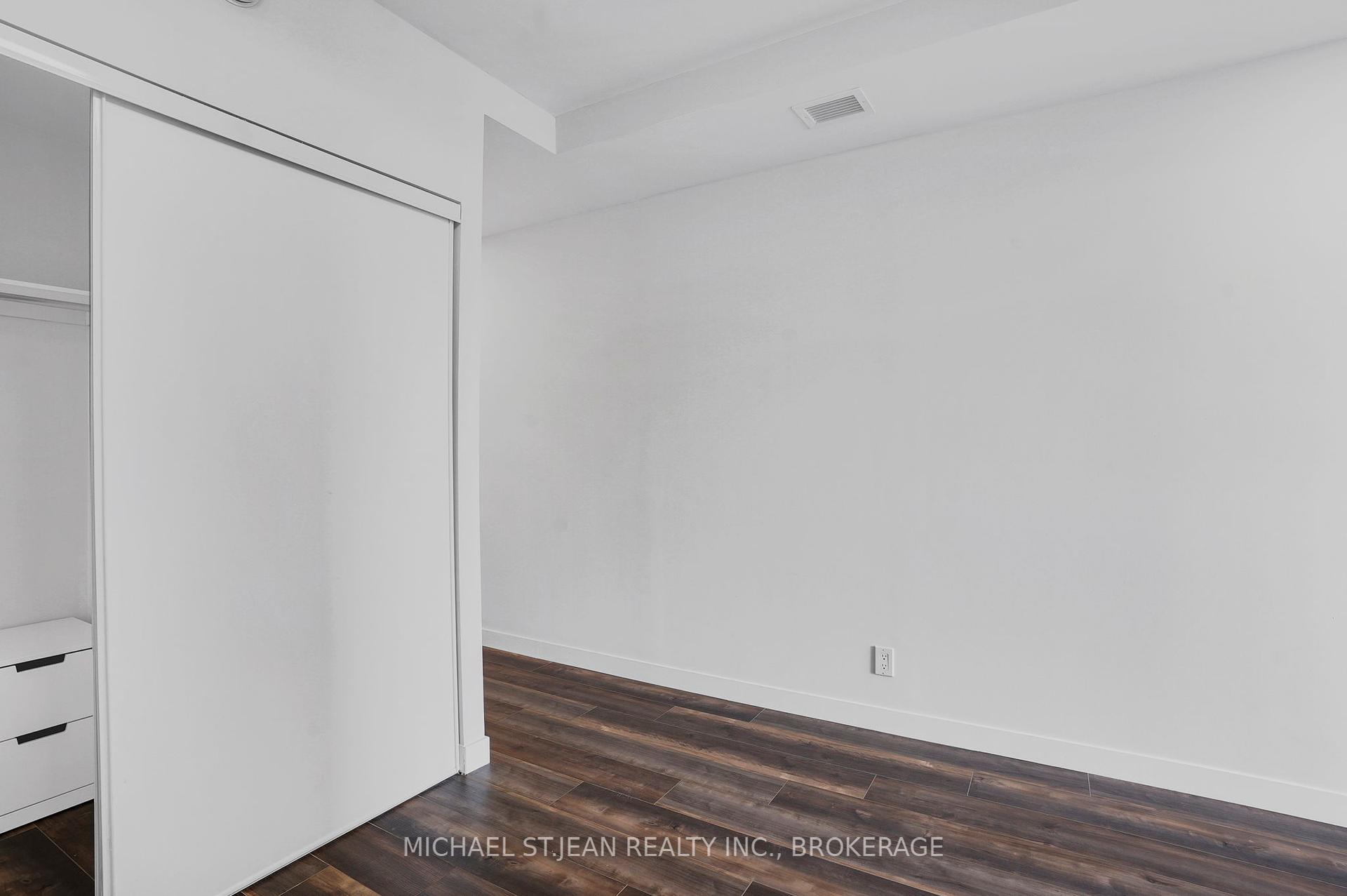 1 Bedroom Condo at 15 Queen,  Hamilton For sale
