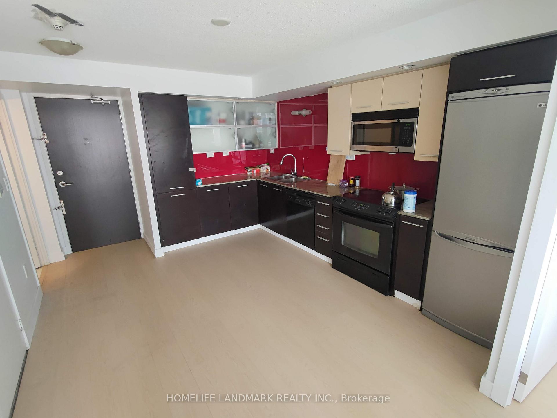 2 Bedrooms Condo at 8 Telegram, Toronto For sale