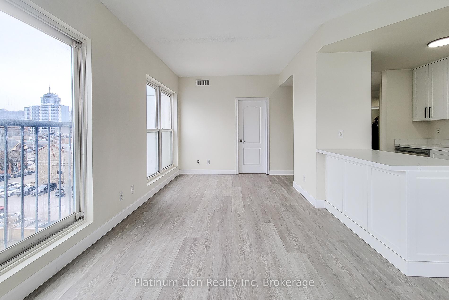 2 Bedrooms Condo at 135 James,  Hamilton For sale