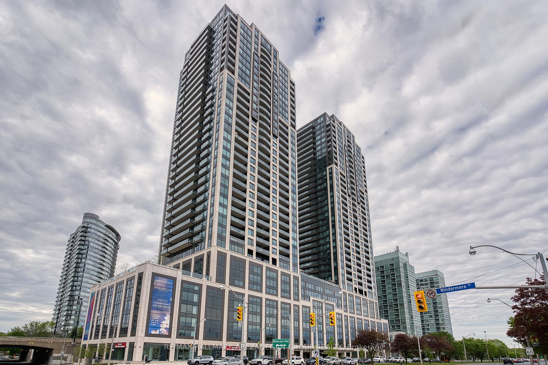 3 Bedrooms Condo at 1926 Lake Shore, Toronto For sale