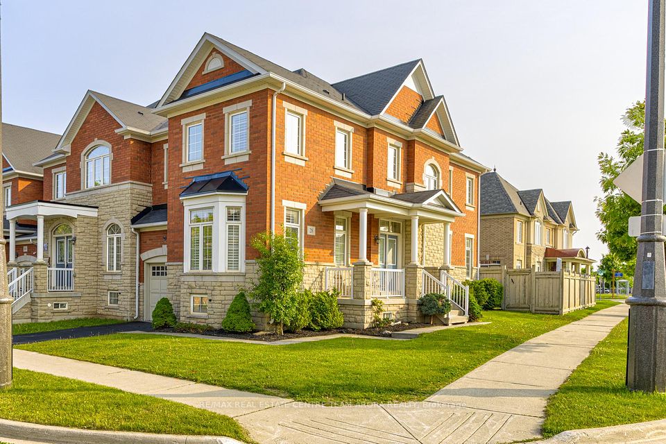 28 Sixteen Mile Drive, Oakville, ON L6M 0S7