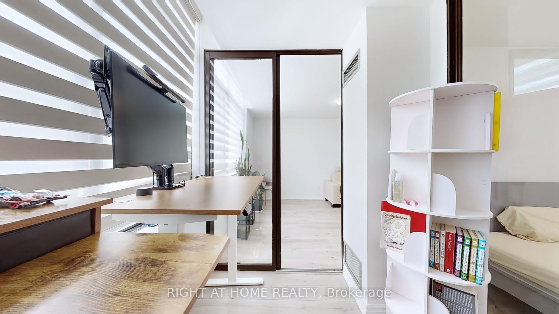 3 Bedrooms Condo at 75 Bamburgh, Toronto For sale
