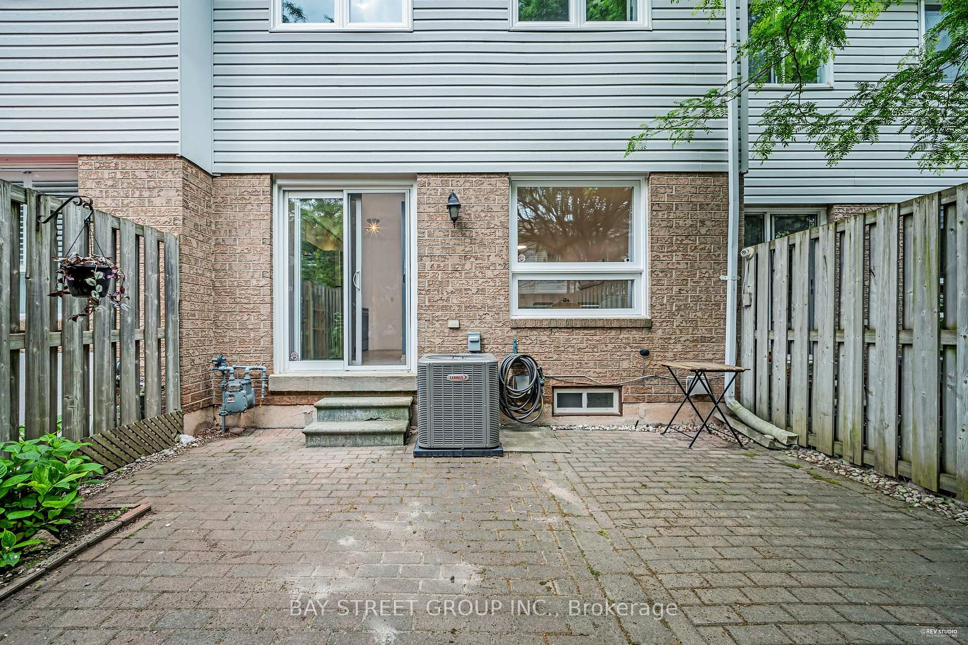 3 Bedrooms Condo at 1240 Westview, Oakville For sale