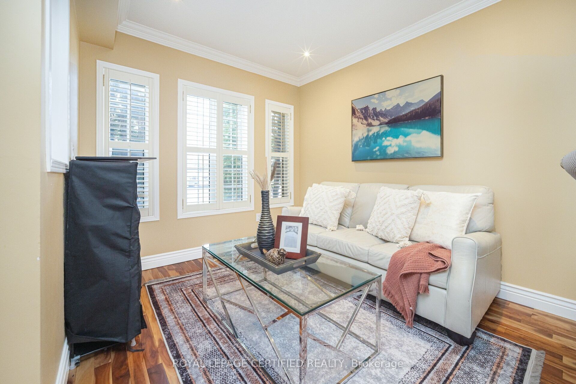 12 Sunnybrook Crescent