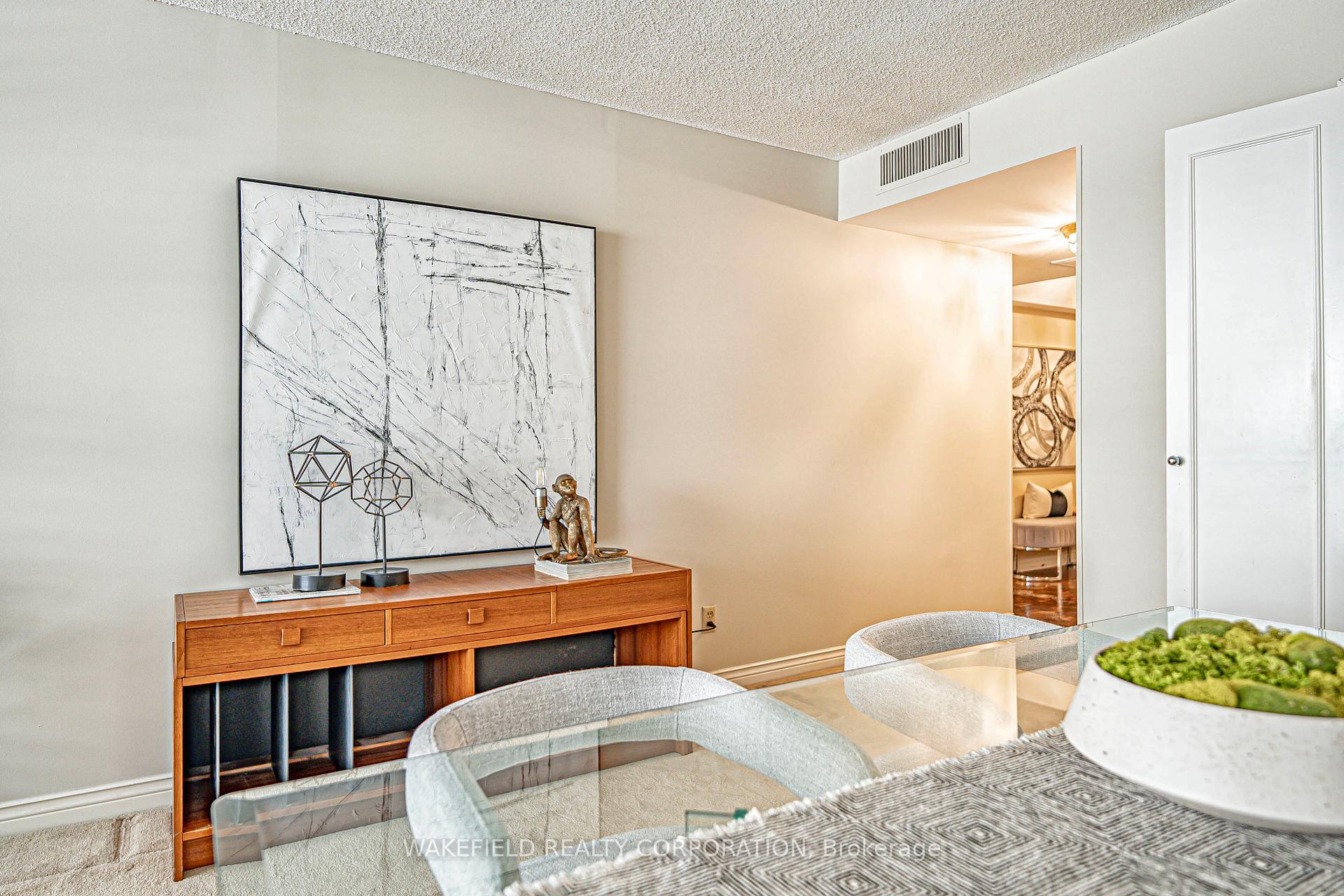 1 Bedroom Condo at 61 St Clair, Toronto For sale