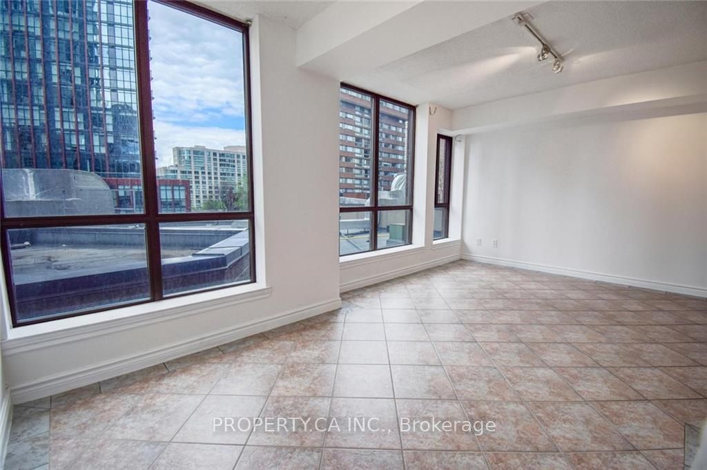 40 Scollard Street S #404, Toronto C02 Annex
